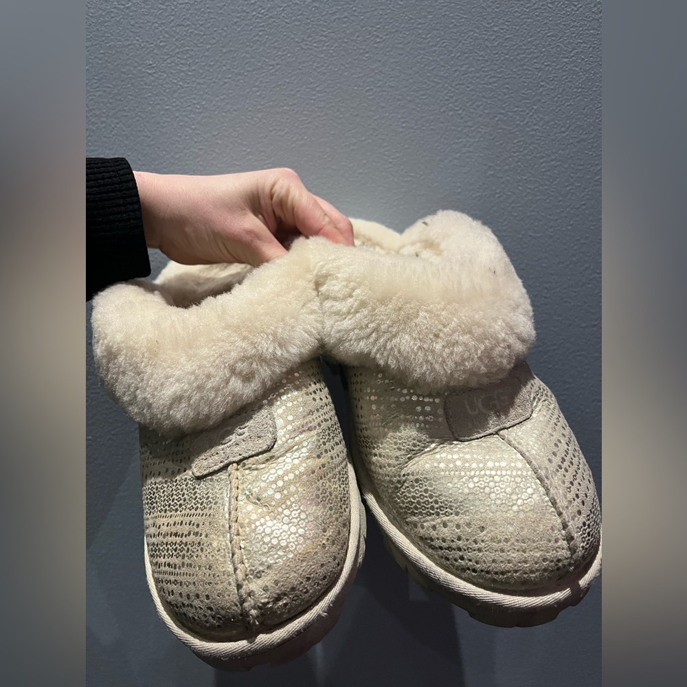 ✨ UGG Limited Edition Sparkle Slippers ✨
Size: Women’s 8–9